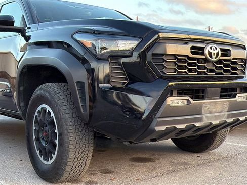 Used 2024 Toyota Tacoma TRD Off-Road image 12