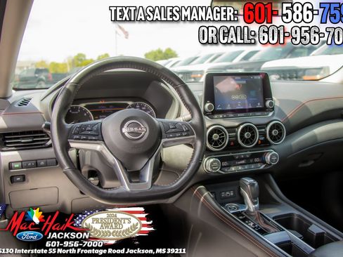 Used 2025 Nissan Sentra SR w/ SR Premium Package FWD image 6