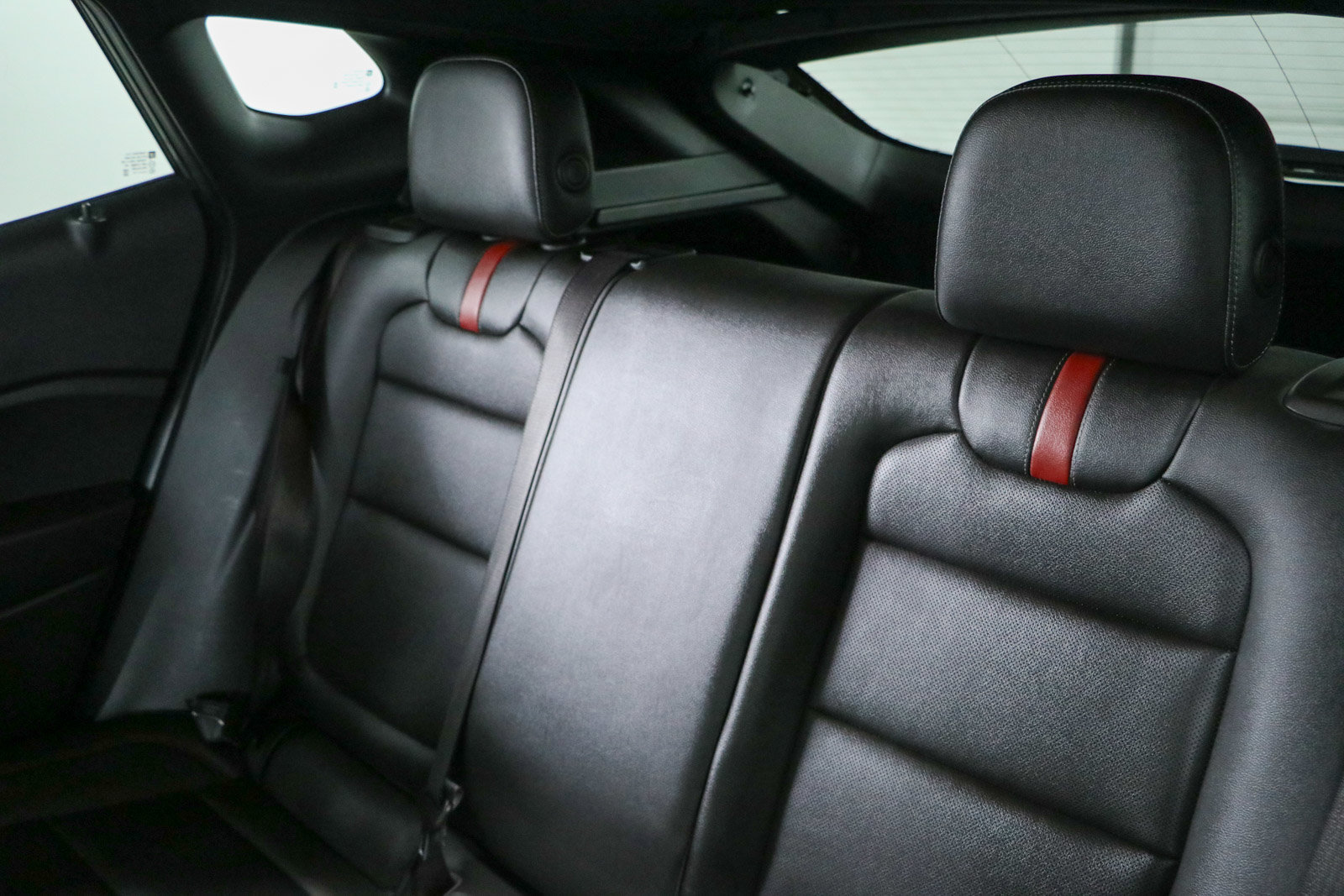 Used 2025 Chevrolet Trax RS w/ Sunroof Package FWD image 25