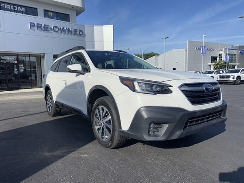 Used 2021 Subaru Outback Premium AWD/4WD image 3