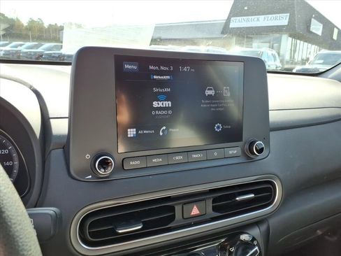 Used 2022 Hyundai Kona SEL image 9