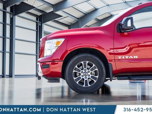 Used 2021 Nissan Titan SV w/ SV Convenience Package AWD/4WD image 28