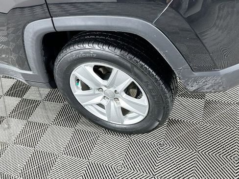 Certified 2022 Jeep Compass Latitude w/ Convenience Group image 41