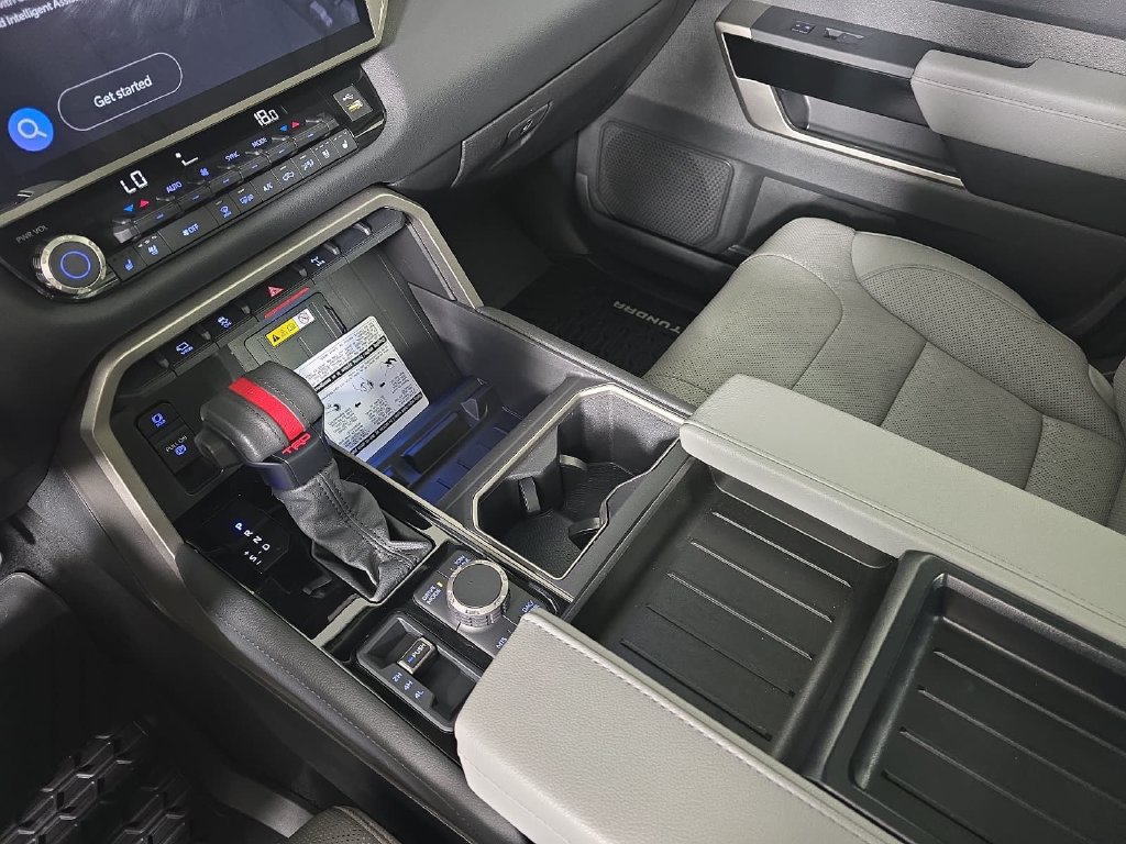 Used 2024 Toyota Tundra Limited AWD/4WD image 21