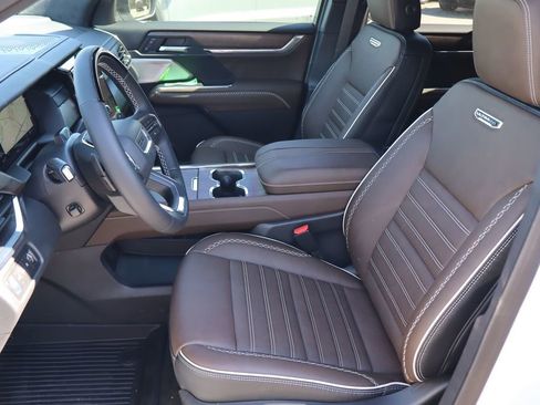 New 2026 GMC Acadia Denali Ultimate w/ LPO, Floor Liner Package AWD/4WD image 12