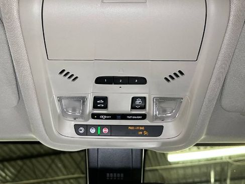 Used 2024 GMC Terrain Denali w/ Denali Premium Package AWD/4WD image 39