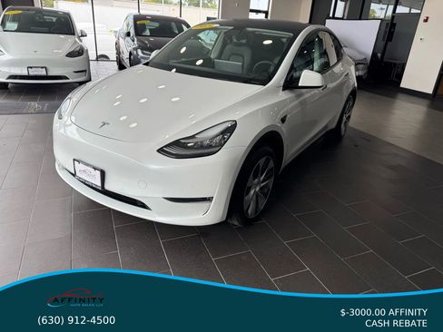 Used 2021 Tesla Model Y Long Range image 1