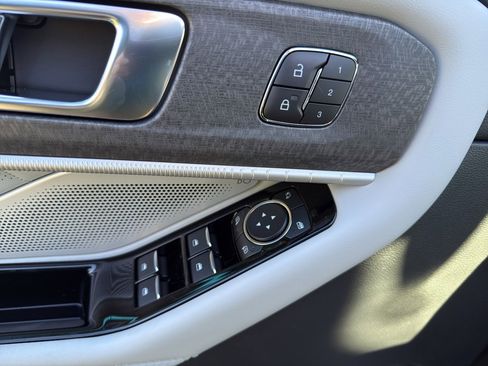 New 2026 Ford Explorer Platinum w/ LUX Leather Package image 14