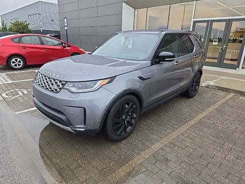 Used 2025 Land Rover Discovery S AWD/4WD image 1