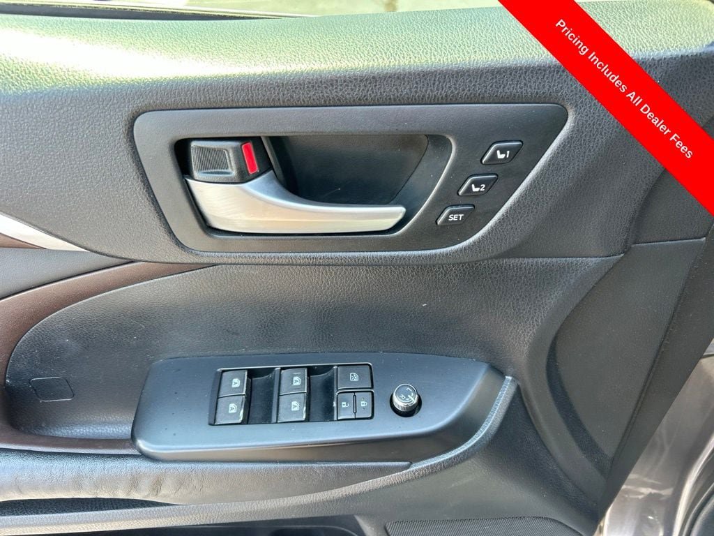 Used 2015 Toyota Highlander Limited Platinum FWD image 5