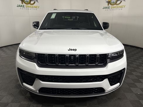 New 2026 Jeep Grand Cherokee L Limited AWD/4WD image 3