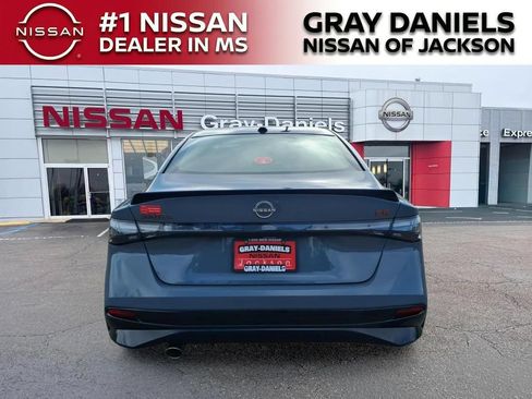 New 2026 Nissan Sentra SR w/ Floor Mat Package FWD image 6