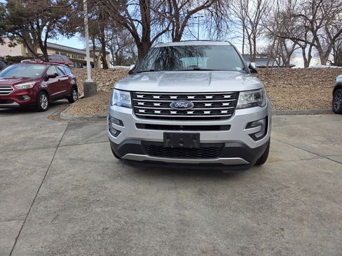 Used 2017 Ford Explorer Limited w/ Equipment Group 301A image 2