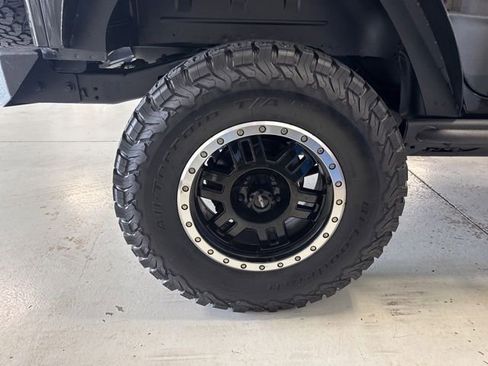 Used 2015 Jeep Wrangler Unlimited Sahara AWD/4WD image 40