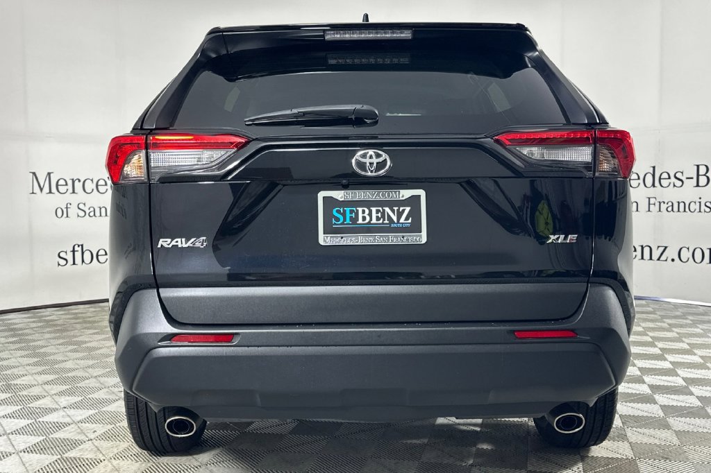Used 2023 Toyota RAV4 XLE FWD image 5
