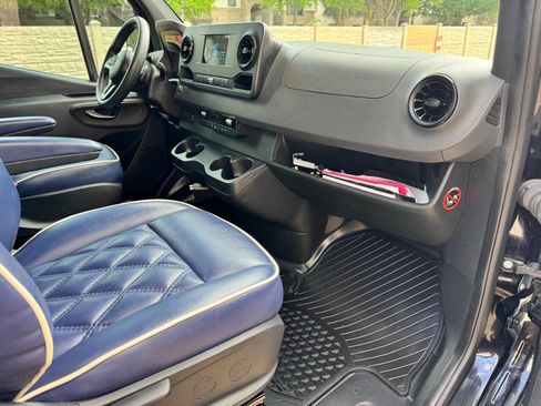 Used 2019 Mercedes-Benz Sprinter 170 image 13
