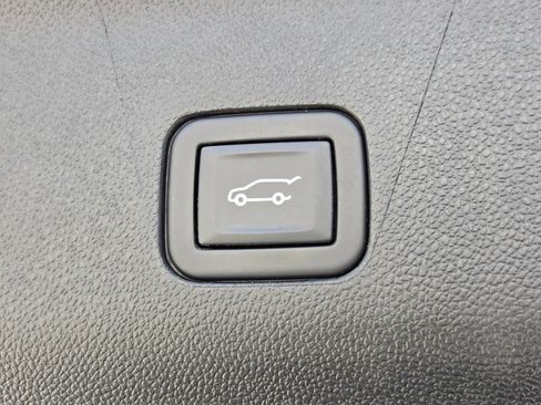 Used 2023 Cadillac Escalade Premium Luxury w/ LPO, Floor Liner Package AWD/4WD image 20