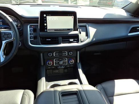 Used 2022 Chevrolet Tahoe Z71 w/ Luxury Package AWD/4WD image 15