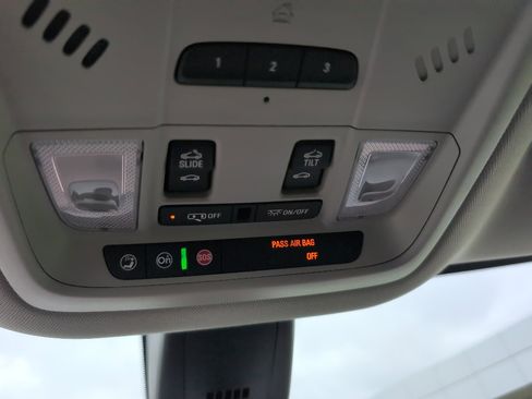 Used 2018 Buick Enclave Avenir w/ Avenir Technology Package image 38