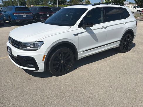 Certified 2020 Volkswagen Tiguan SE R-Line AWD/4WD image 3