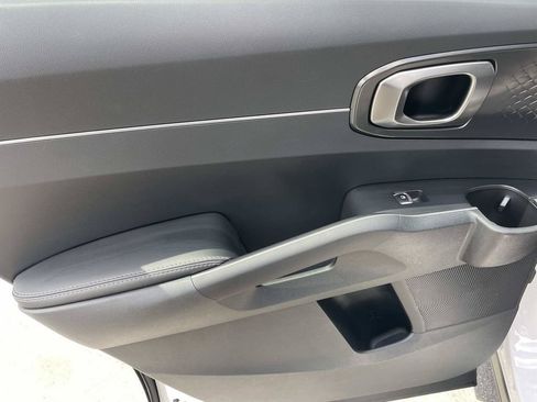 Used 2025 Kia Sorento S FWD image 26