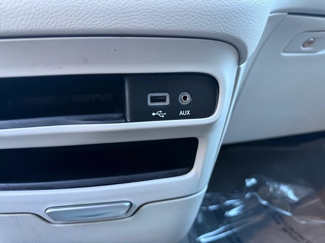 Used 2018 Chrysler Pacifica Touring Plus w/ Tire & Wheel Group FWD image 13