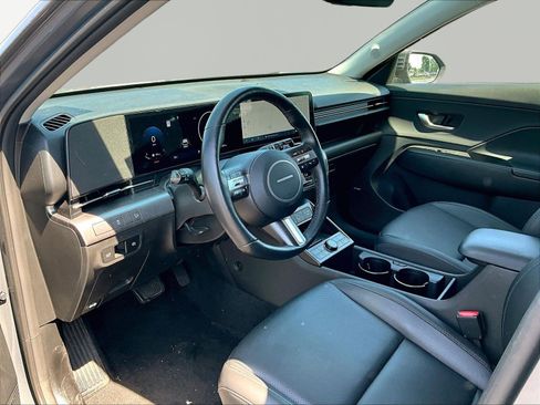 Used 2025 Hyundai Kona Limited FWD image 17