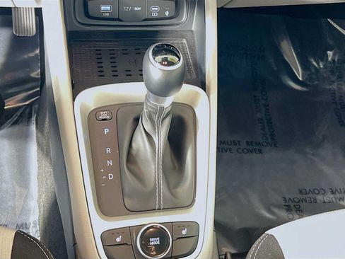 Certified 2026 Hyundai Venue SEL FWD image 17