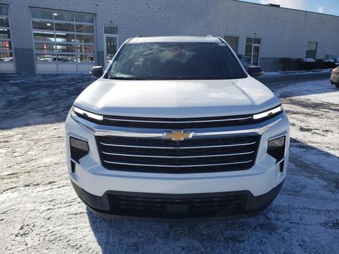 New 2026 Chevrolet Traverse LT w/ Sun and Wheel Package AWD/4WD image 2