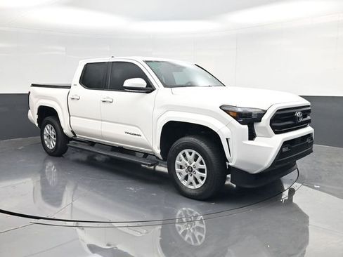 Used 2024 Toyota Tacoma SR5 AWD/4WD image 1