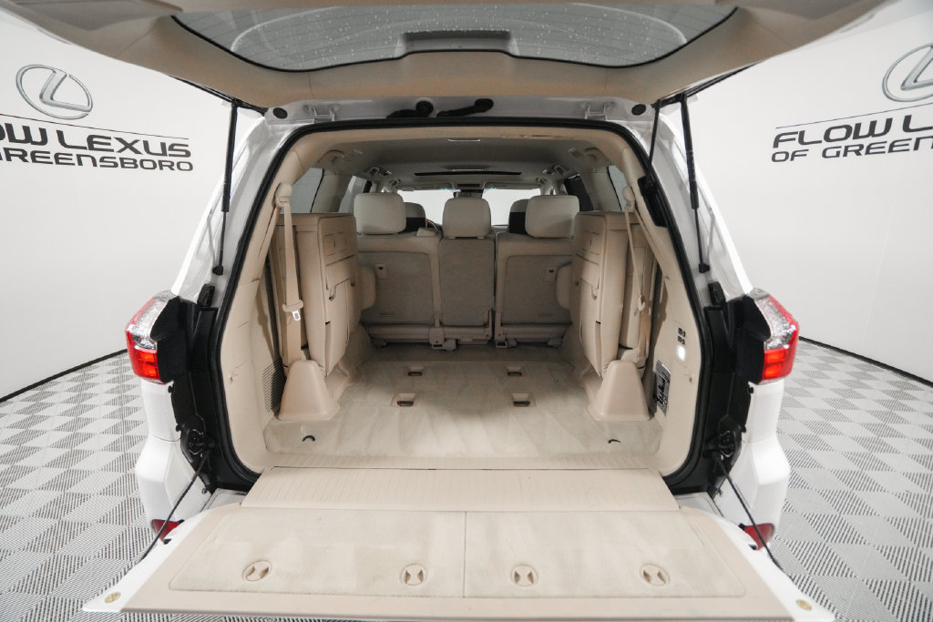 Used 2018 Lexus LX 570 4WD w/ Luxury Package image 22