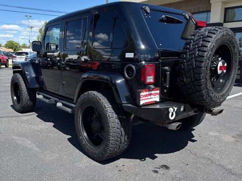 Used 2018 Jeep Wrangler Unlimited Sahara w/ Max Tow Package AWD/4WD image 8