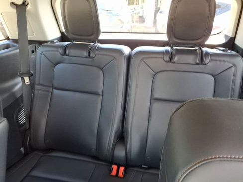 Used 2025 Lincoln Aviator Reserve w/ Equipment Group 201A AWD/4WD image 8