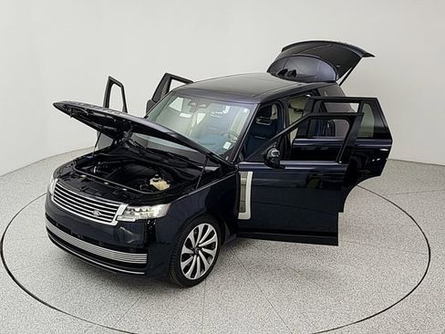 Certified 2025 Land Rover Range Rover SV AWD/4WD image 39