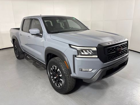 Used 2022 Nissan Frontier PRO-4X AWD/4WD image 2