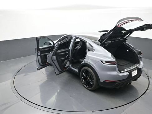 Certified 2024 Porsche Cayenne Turbo GT AWD/4WD image 29