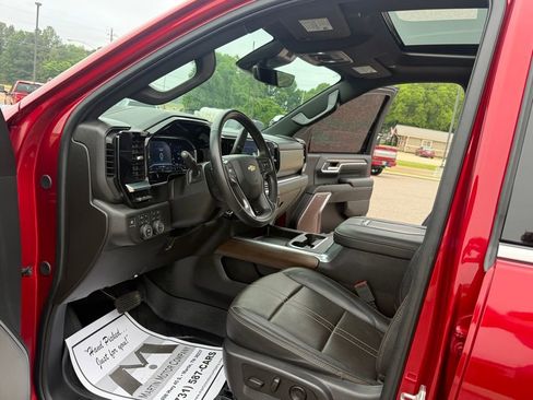 Used 2025 Chevrolet Silverado 3500 High Country w/ High Country Premium Package AWD/4WD image 21