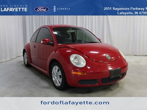 Used 2009 Volkswagen Beetle S image 1