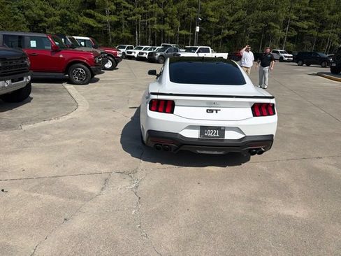 Used 2024 Ford Mustang GT RWD image 15