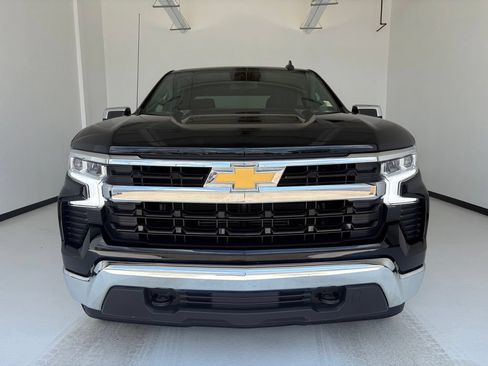 Used 2023 Chevrolet Silverado 1500 LT AWD/4WD image 16