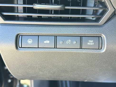 Certified 2024 Nissan Altima 2.5 SV w/ SV Premium Package AWD/4WD image 15