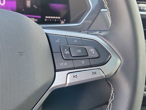 Used 2023 Volkswagen Tiguan SE R-Line image 22