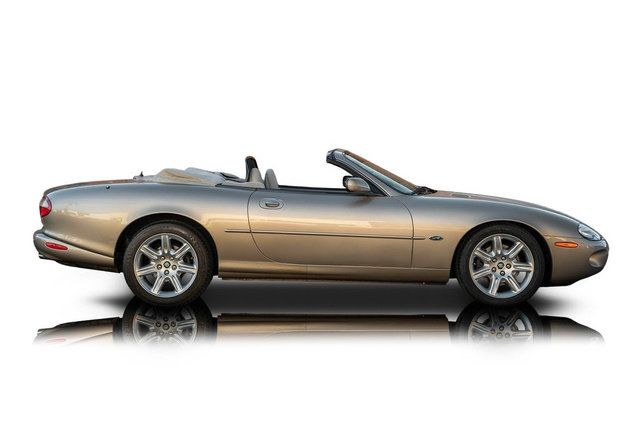 Used 2000 Jaguar XK8 Convertible RWD image 2