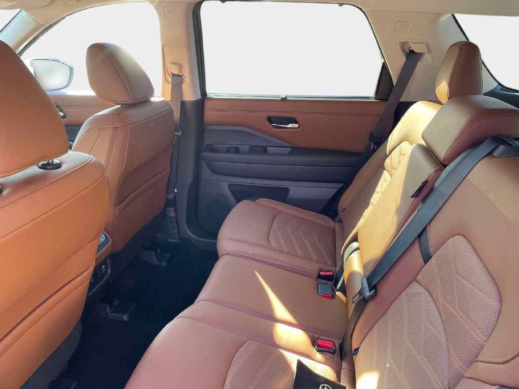 Used 2025 Nissan Pathfinder Platinum w/ Cargo Package FWD image 16