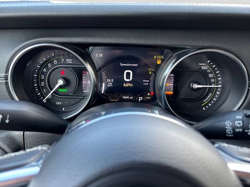 Used 2022 Jeep Wrangler Unlimited Sahara w/ Cold Weather Group AWD/4WD image 29