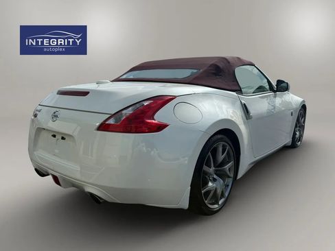 Used 2014 Nissan 370Z Touring w/ Sport Package RWD image 40