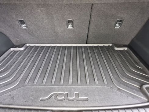 Used 2021 Kia Soul Turbo FWD image 34