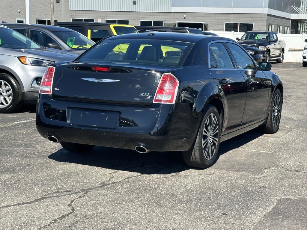 Used 2013 Chrysler 300 S AWD/4WD image 4