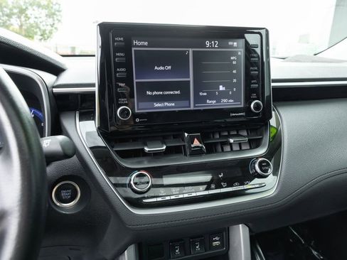 Certified 2022 Toyota Corolla Cross XLE w/ Convenience Package image 17