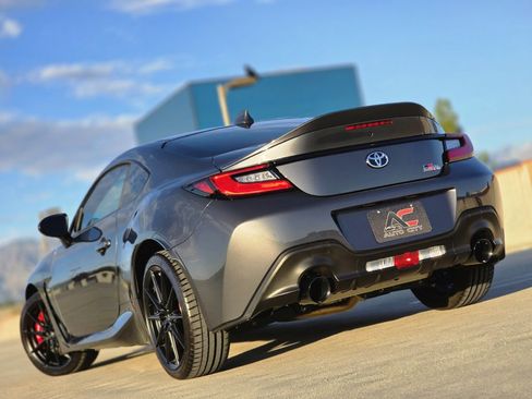 Used 2024 Toyota GR86 Premium image 2